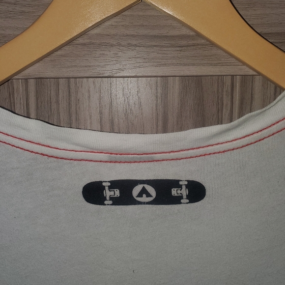 Vintage Airwalk Tee - Picture 6 of 9
